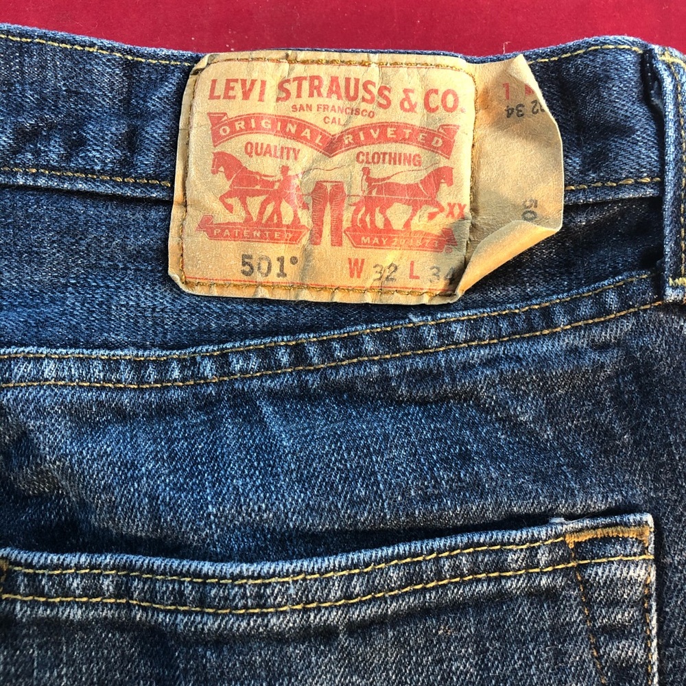 Levi Jeans Button fly 501 Regular size w32 L34.